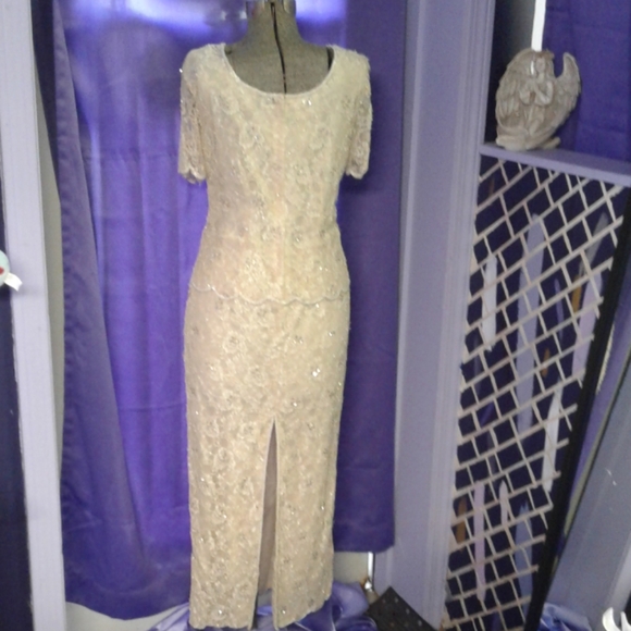 Dress - Picture 2 of 4